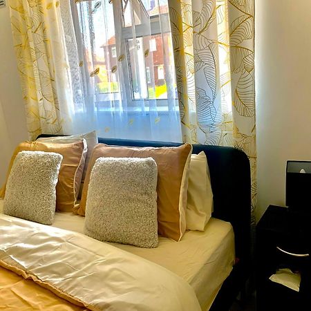 Double Room Bentilee Bucknall  Ngoại thất bức ảnh