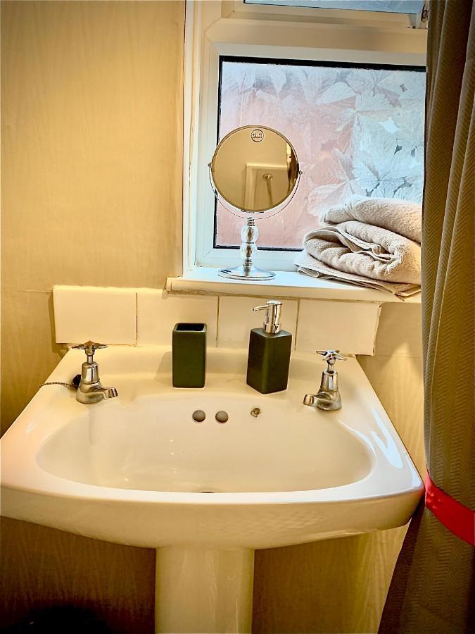 Double Room Bentilee Bucknall  Ngoại thất bức ảnh